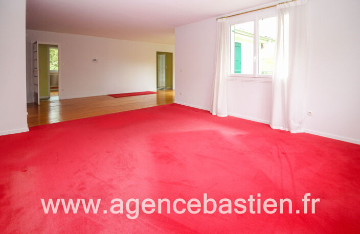 Villa 8 pièces avec 6 chambres sur 2 006 m2 de terrain à Sai — photo 5