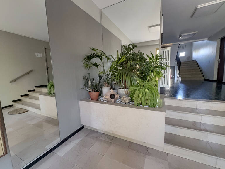 BEL APPARTEMENT T5 AVEC LOGGIA — photo 1