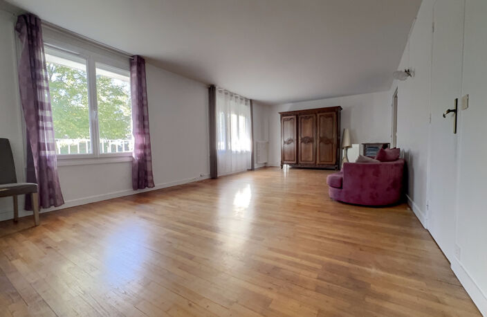BEL APPARTEMENT T5 AVEC LOGGIA — photo 2