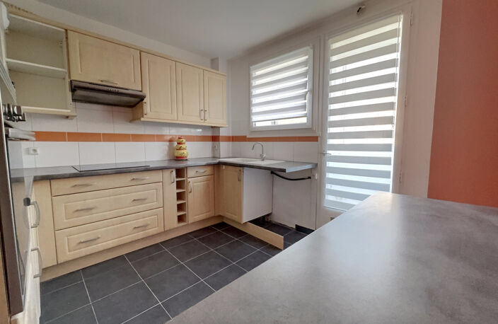 BEL APPARTEMENT T5 AVEC LOGGIA — photo 3