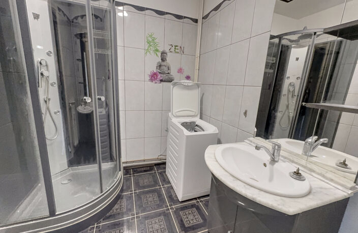 BEL APPARTEMENT T5 AVEC LOGGIA — photo 4