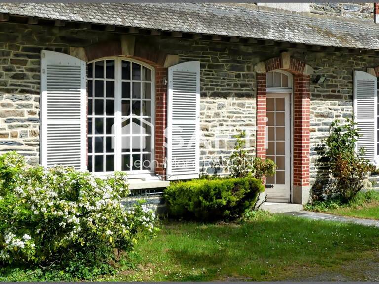 Maison de ville en schiste et brique à rénover — photo 1