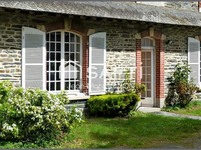 Maison de caractère 181 m², 5 chambres, à rénover. — photo du bien