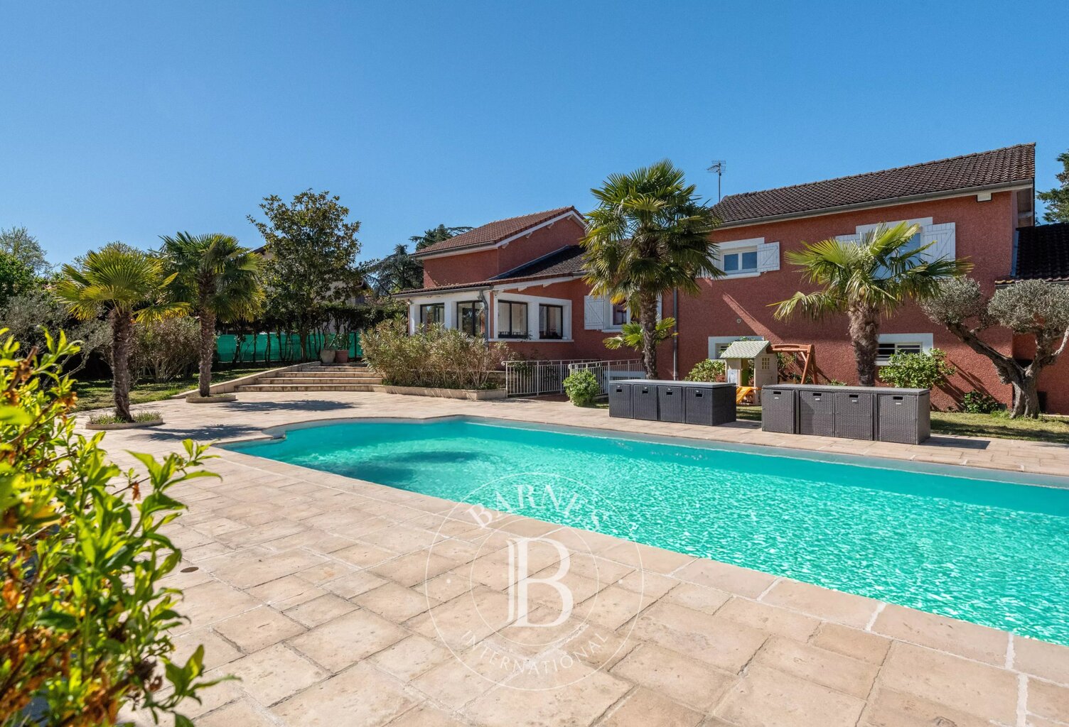 Maison de 275 m² avec 5 chambres - piscine - pool house — photo 1