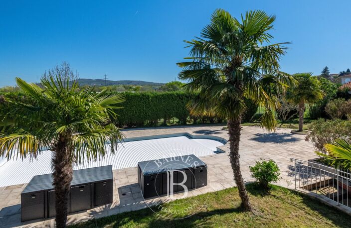 Maison de 275 m² avec 5 chambres - piscine - pool house — photo 4