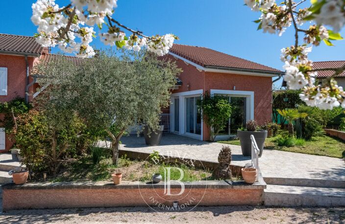 Maison de 275 m² avec 5 chambres - piscine - pool house — photo 5
