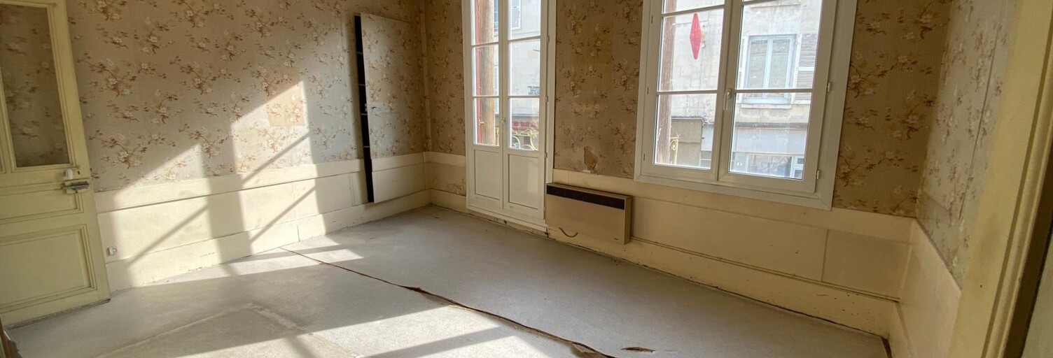 Immeuble  180 m² à vendre à Loches (37600)