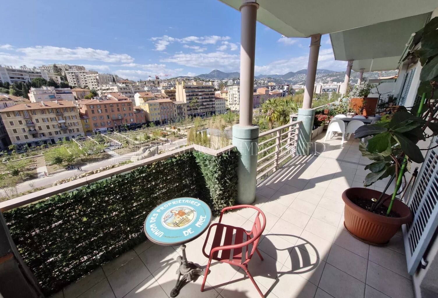 3P Dernier étage Terrasse vue panoramique coulée verte — photo 1