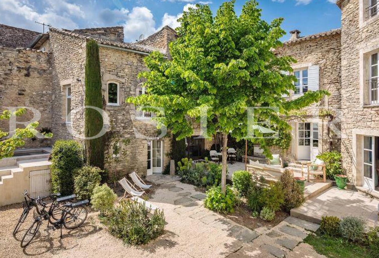 Maison de charme dans hameau de Gordes — photo 1