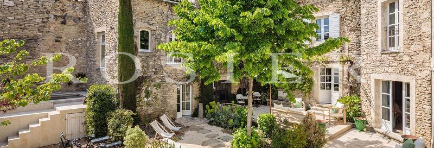 Maison 9 Pièces 250 m² à vendre à Gordes (84220)