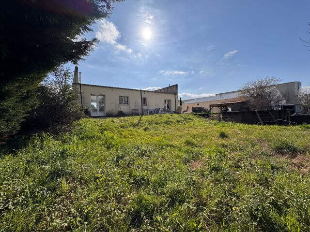 MAISON T4 TRANSFORMABLE EN LOCAL PROFESSIONNEL A VENDRE SUR — photo du bien