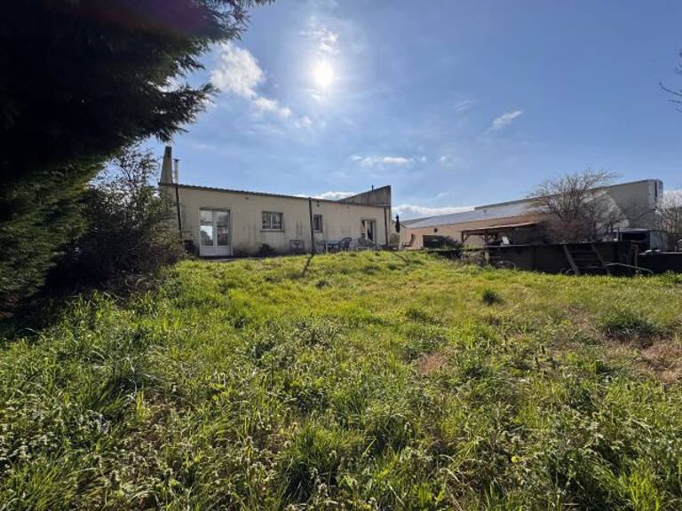 MAISON T4 TRANSFORMABLE EN LOCAL PROFESSIONNEL A VENDRE SUR — photo 1