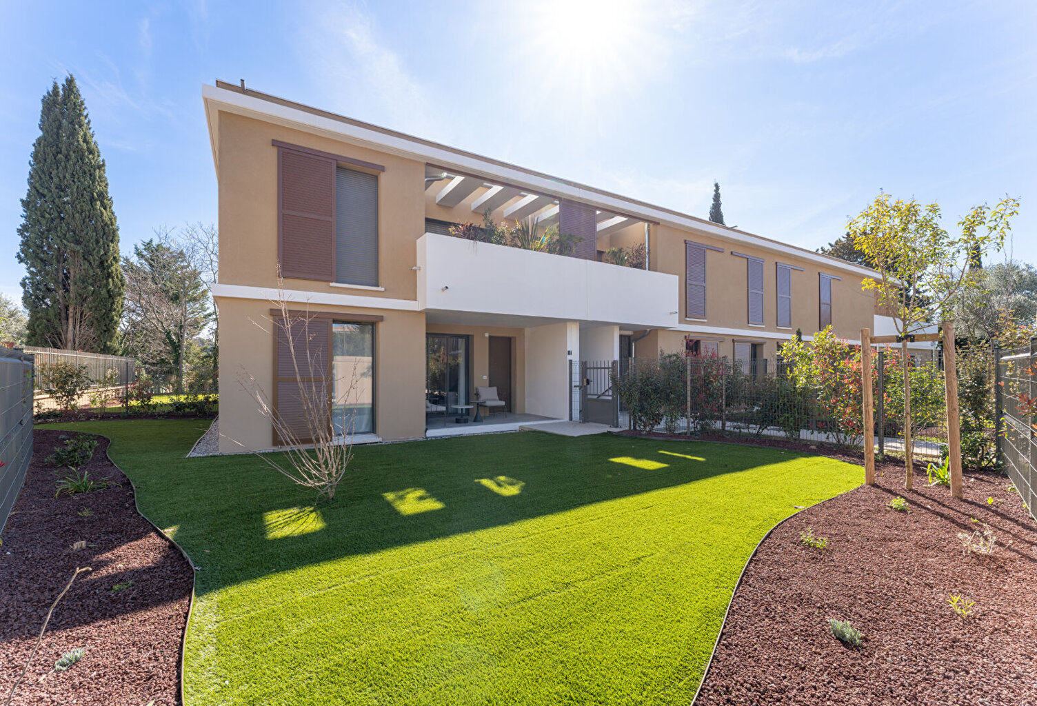Appartement T2 de standing avec jardin de 100 m² environ — photo 1