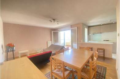 Appartement 3 pièces 976 €