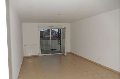 Appartement 3 pièces 906 €