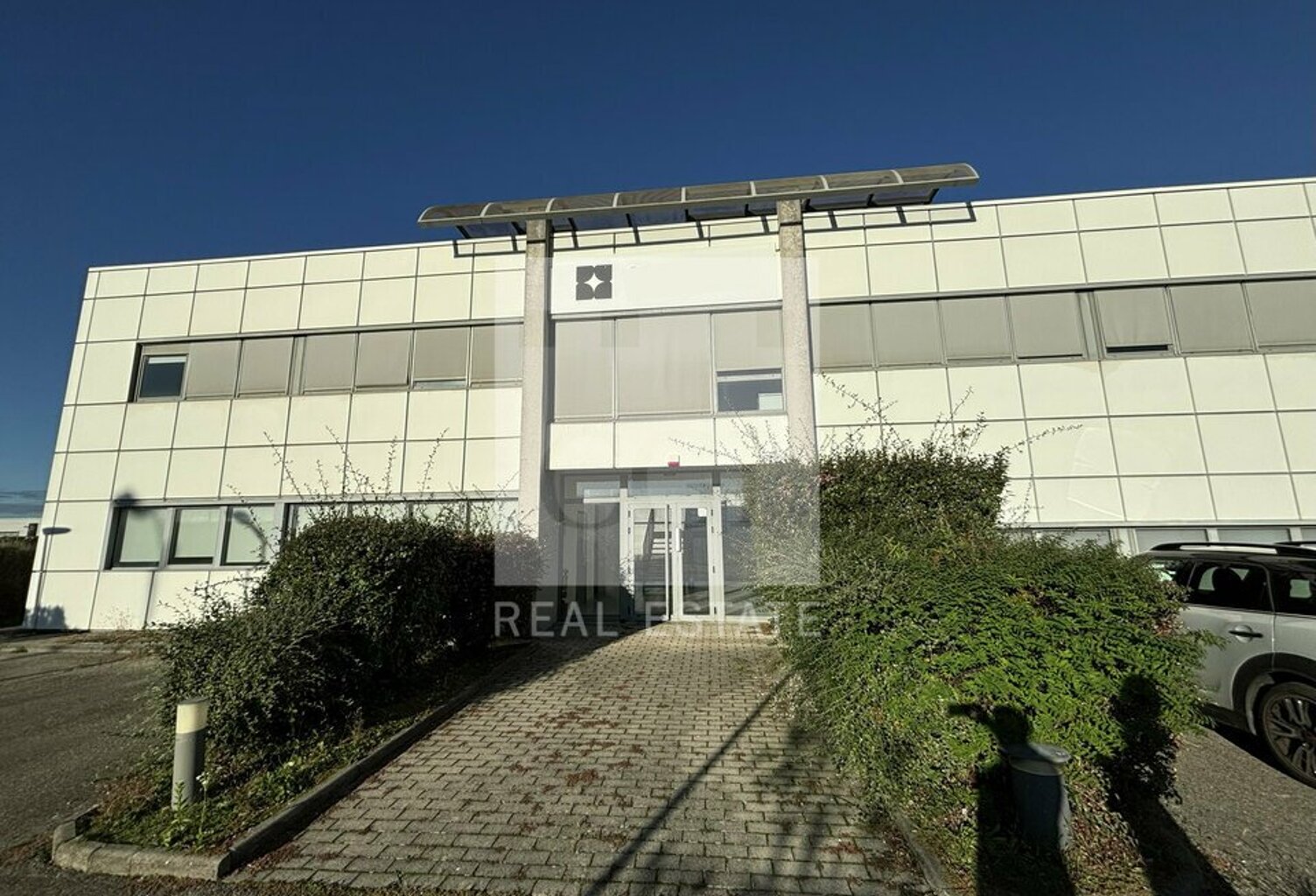BUREAUX à LOUER — photo 1