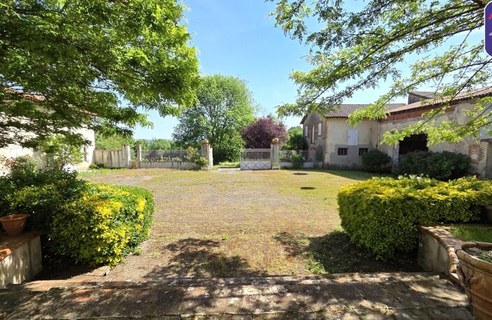 Vente maison 10 pièces 442 m² Saverdun (09700) — photo 2