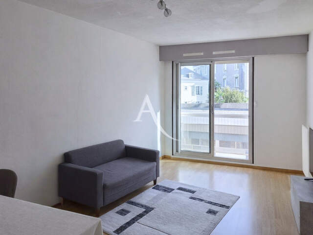 Pau centre T2 loué, 1 chambre - cave - garage — photo du bien