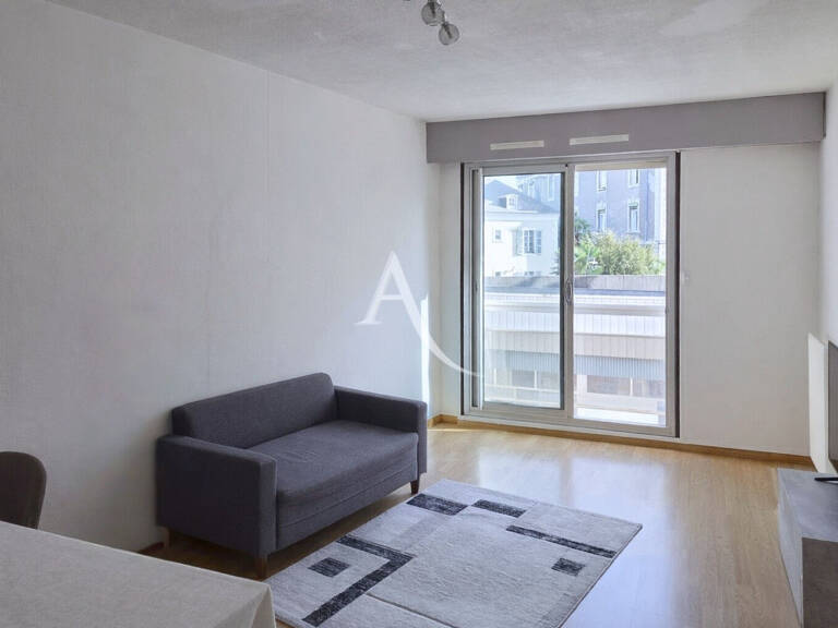 Pau centre T2 loué, 1 chambre - cave - garage — photo 1
