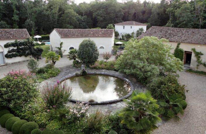 Château — photo 4
