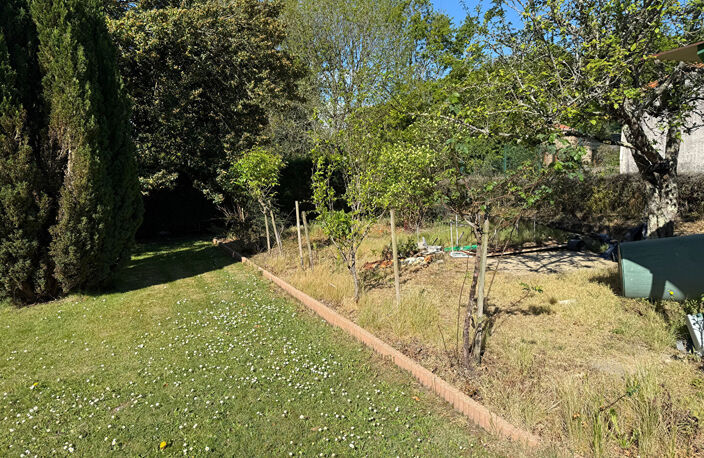 Terrain dans le bourg du CELLIER — photo 2