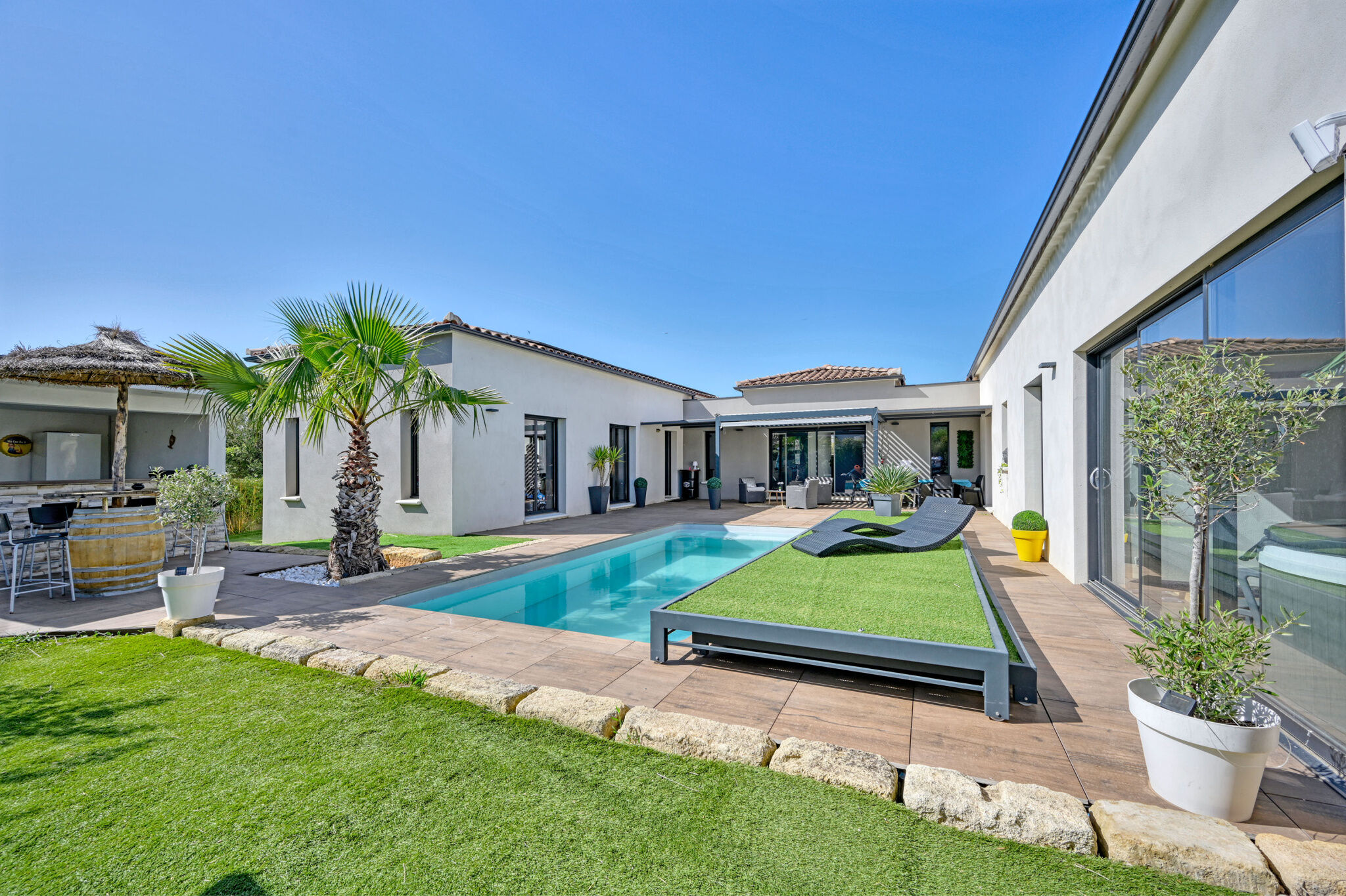 Villa / Maison  T7 à vendre Beauvoisin 30640