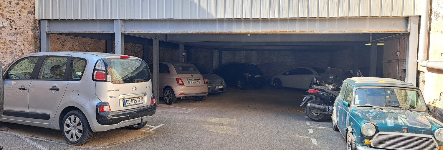 Commerce  1270 m² à vendre à Agde (34300)