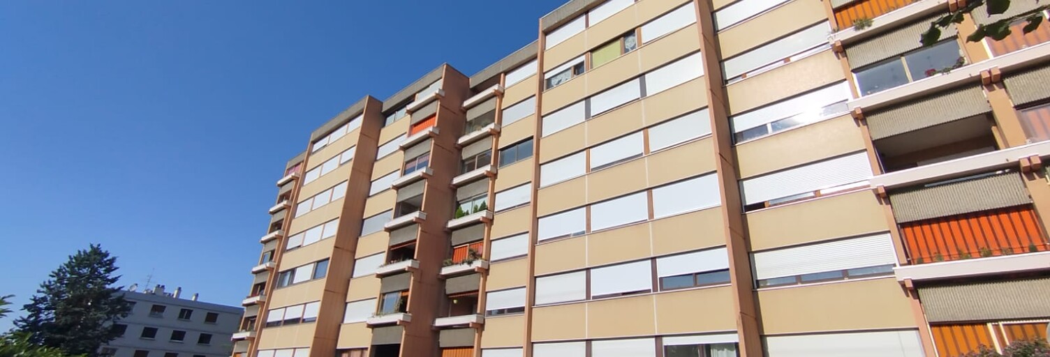 Garage  14 m² à louer à Vétraz-Monthoux (74100)