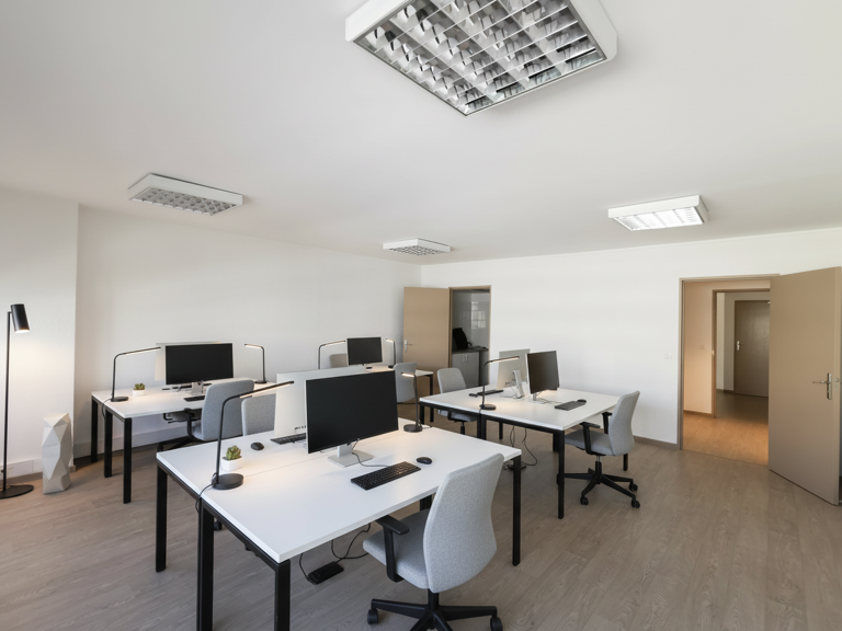 95 M2  BUREAUX CLIMATISES + PARKING - JOLIETTE - LA MAJOR - 13002 - VILLA D'ESTE - — photo 1