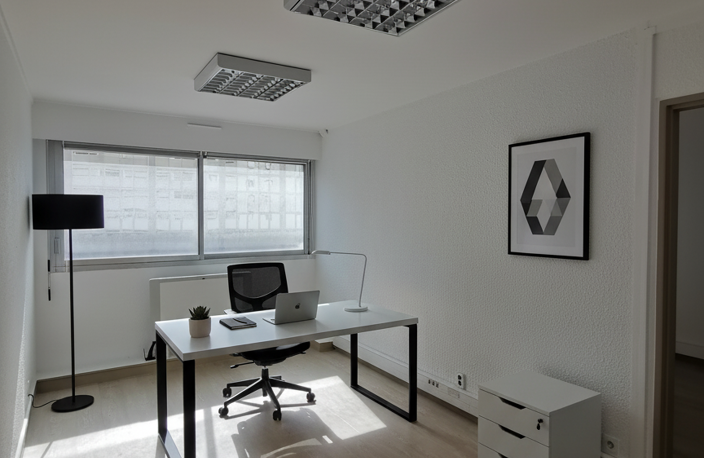 95 M2  BUREAUX CLIMATISES + PARKING - JOLIETTE - LA MAJOR - 13002 - VILLA D'ESTE - — photo 3