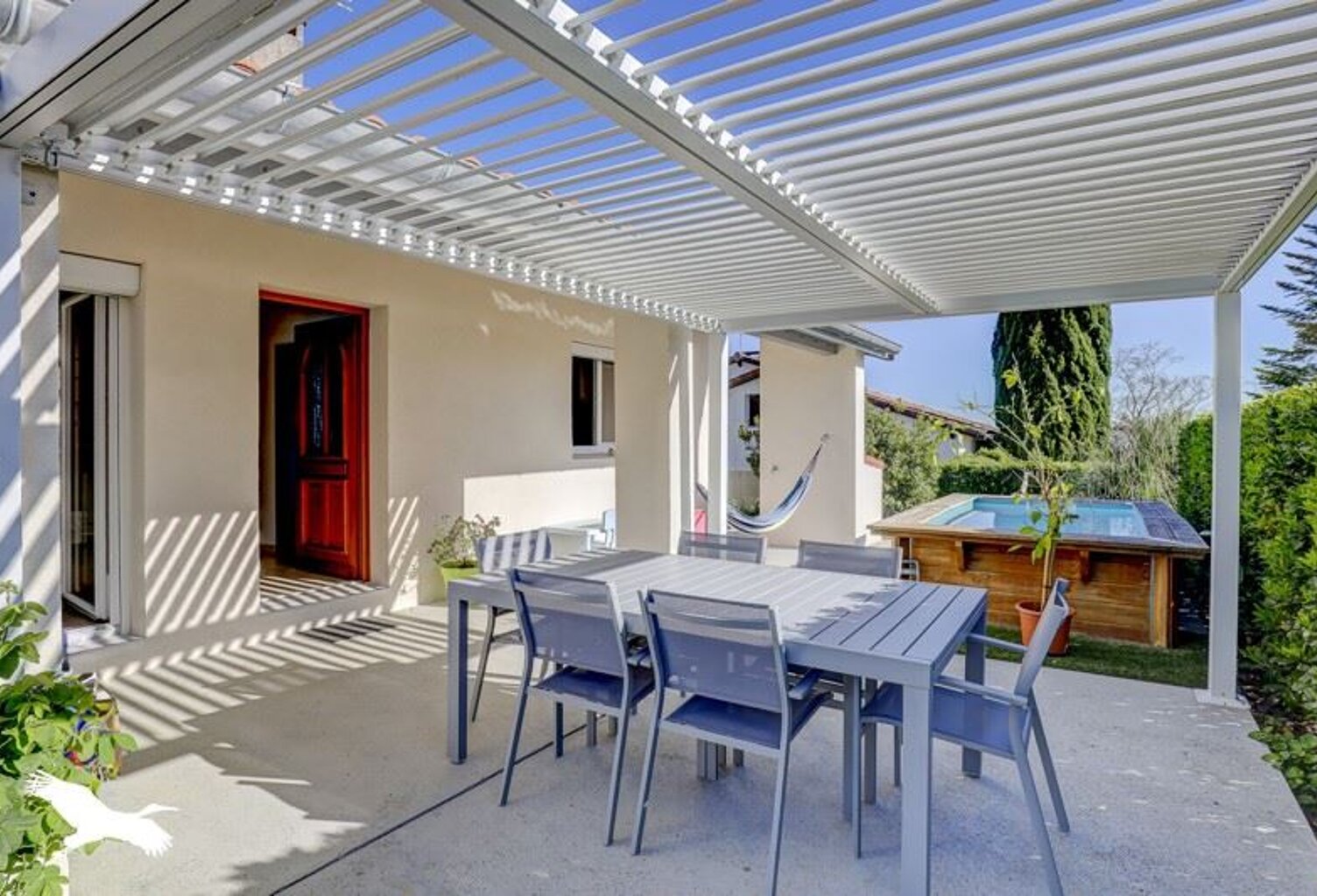 Villa de 5 pièces principales — photo 1