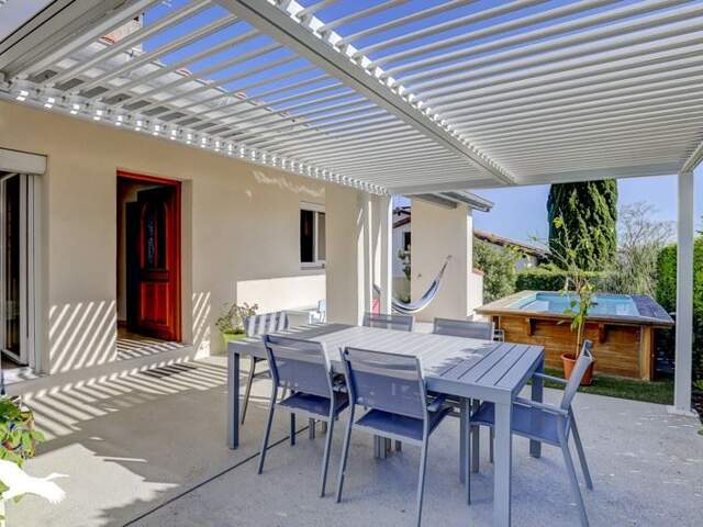 Villa de 5 pièces principales — photo du bien