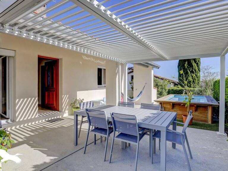 Villa de 5 pièces principales — photo 1