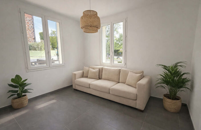 MAISON ATYPIQUE INDIVIDUELLE AVEC SON PETIT EXTERIEUR EXPOSE — photo 4