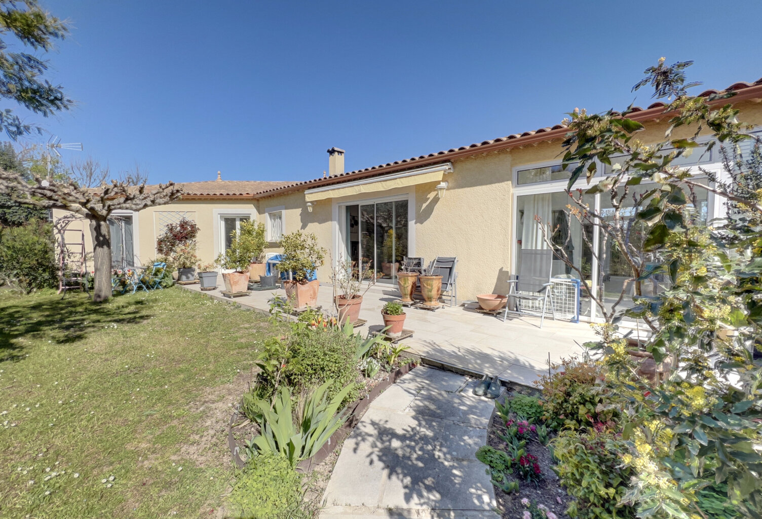 Très belle villa de 136 m2 habitables et annexes sur un terr — photo 1