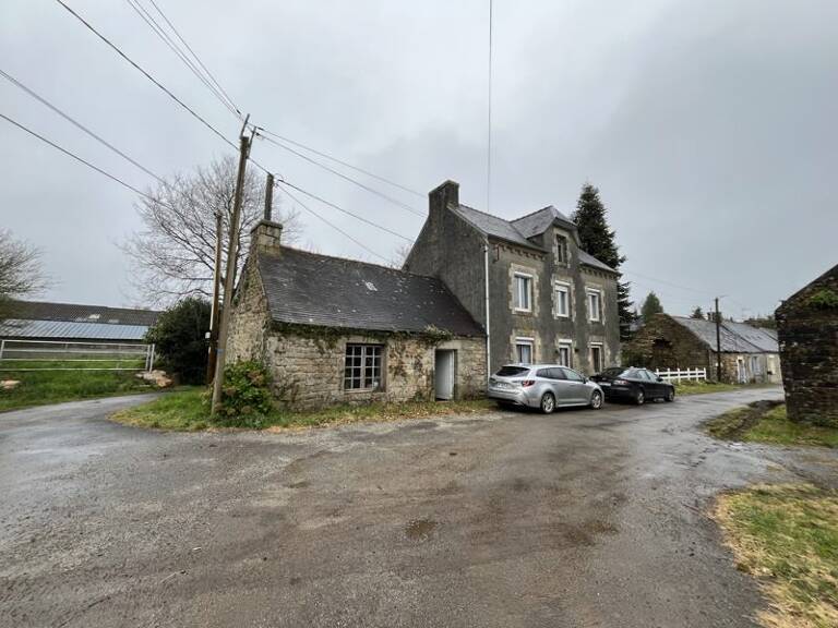 Maison en pierre de 3 pièces principales — photo 1