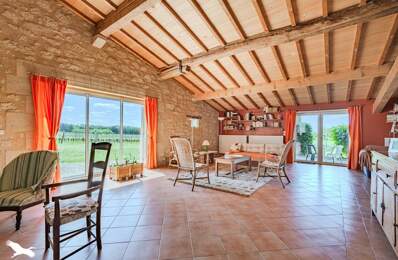 Maison en pierre de 7 pièces principales — photo du bien