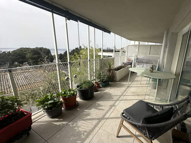 Bel  appartement T4 SH 85 M2 avec belle terrasse  et parking — photo du bien