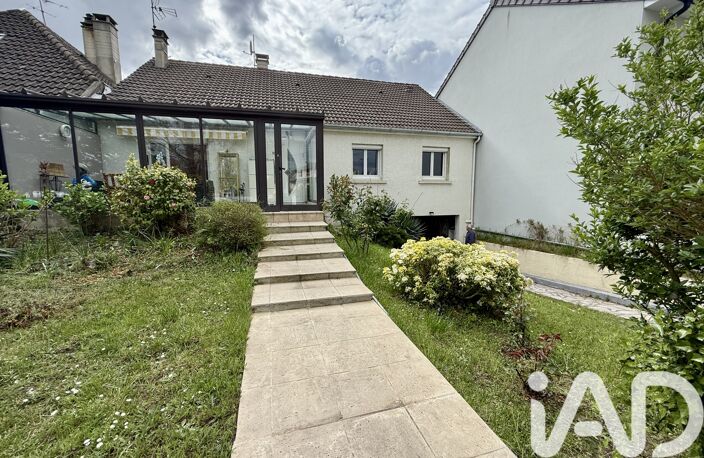 Vente Maison/villa 8 pièces — photo 2