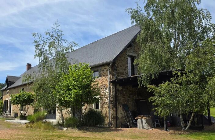Maison de campagne, rénovation soignée, vue et terrain avec deux — photo 4
