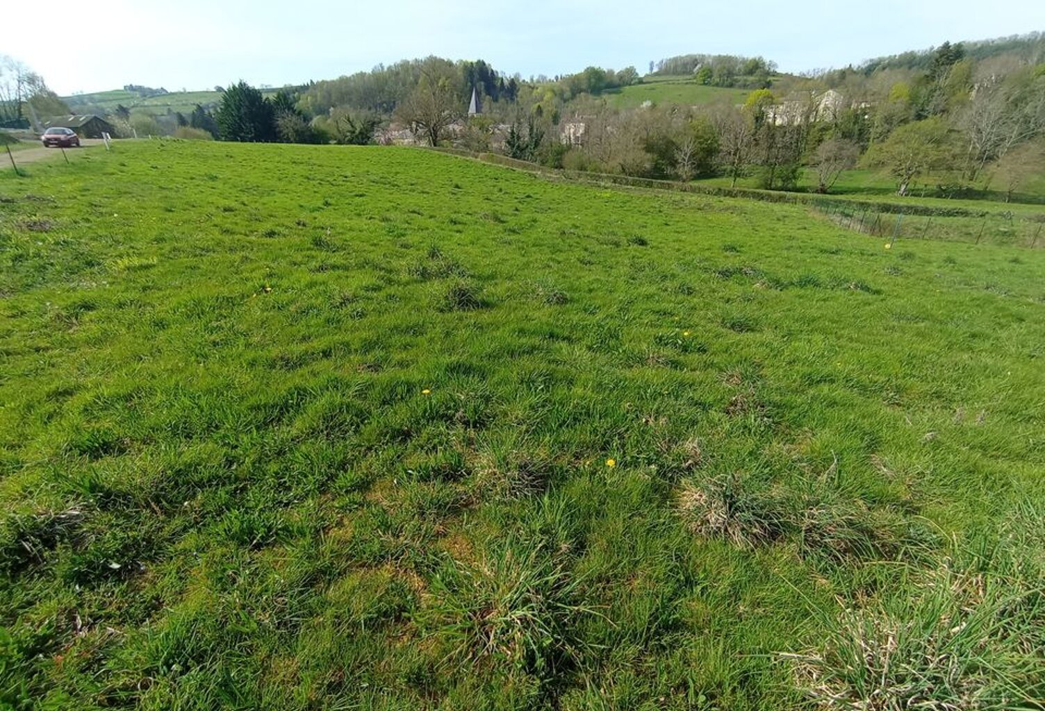 Terrain constructible borné viabilisé — photo 1