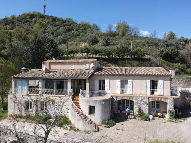 Villa à fort potentiel - RIEZ — photo du bien