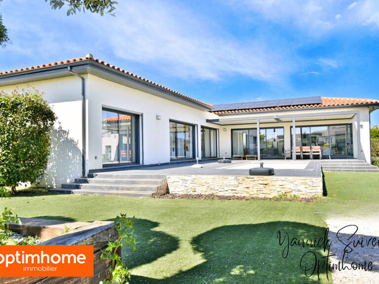 VILLA CONTEMPORAINE D'EXCEPTION AU CŒUR DE LA SALANQUE - CLAIRA (66530) — photo 1