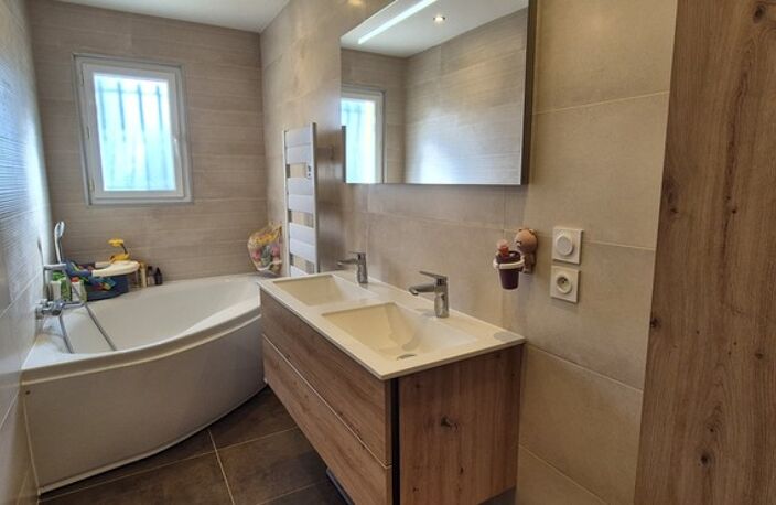 Charmante Villa de plain-pied à Vendre au Cœur de Châtillon-sur-Chalaronne — photo 2
