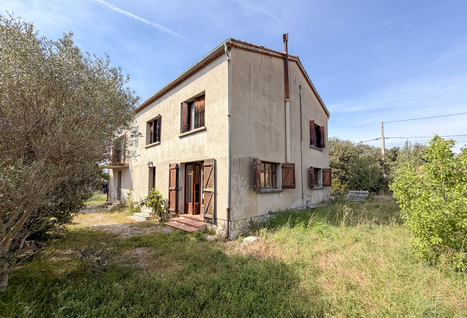 PIERREFEU-DU-VAR - GRANDE MAISON A RENOVER AVEC BEAUCOUP DE POTENTIEL — photo 1