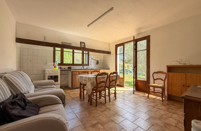 PIERREFEU-DU-VAR - GRANDE MAISON A RENOVER AVEC BEAUCOUP DE POTENTIEL — photo 2