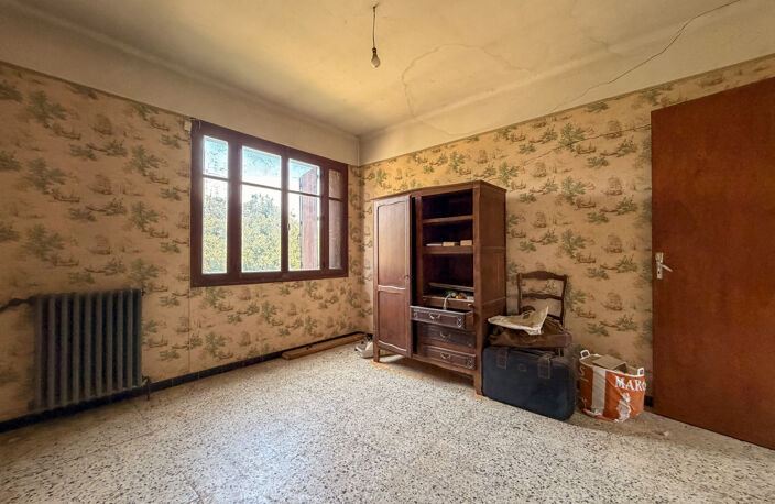 PIERREFEU-DU-VAR - GRANDE MAISON A RENOVER AVEC BEAUCOUP DE POTENTIEL — photo 4
