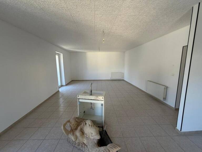 Appartement À Vendre - Lumineux et spacieux à Bessèges — photo 1