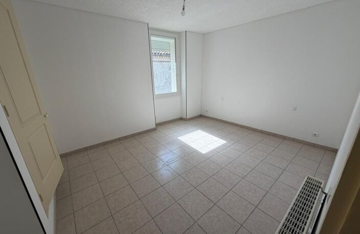 Appartement À Vendre - Lumineux et spacieux à Bessèges — photo 5