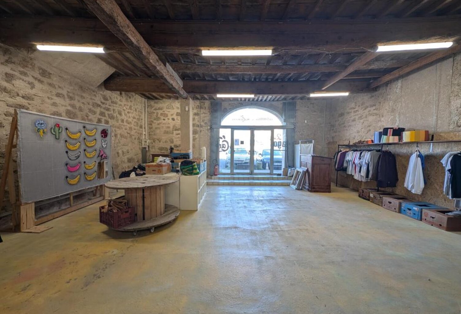 Bien Commercial À Vendre — photo 1